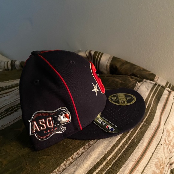 New Era 59Fifty Hat - Picture 2 of 4